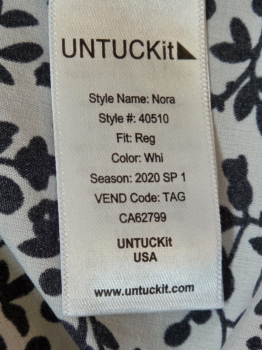 UNTUCKit Nora Button-Down Women's 10 White w/ Black Floral Leaf Print Stretchy - Picture 11 of 12